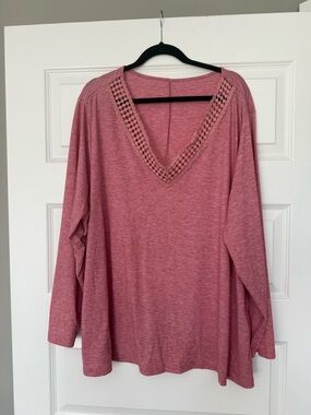 Women’s Long-Sleeve V-Neck Crochet Trim Top - Dusty Rose